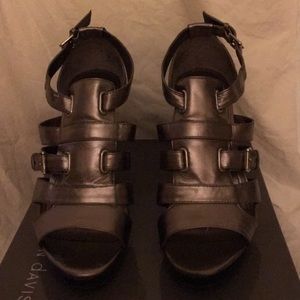 Kristin Davis size 7 heels